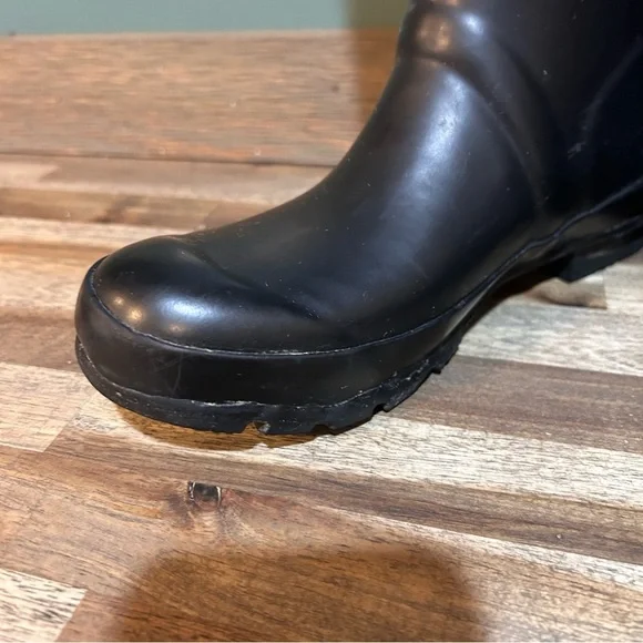 BCBGMAXAZRIA Studded Rain Boots – Black – Women’s Size 6 - Picture 4 of 9